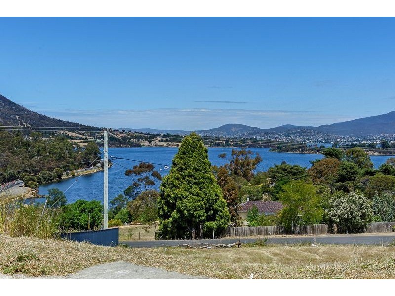 51 Clives Avenue, Old Beach TAS 7017
