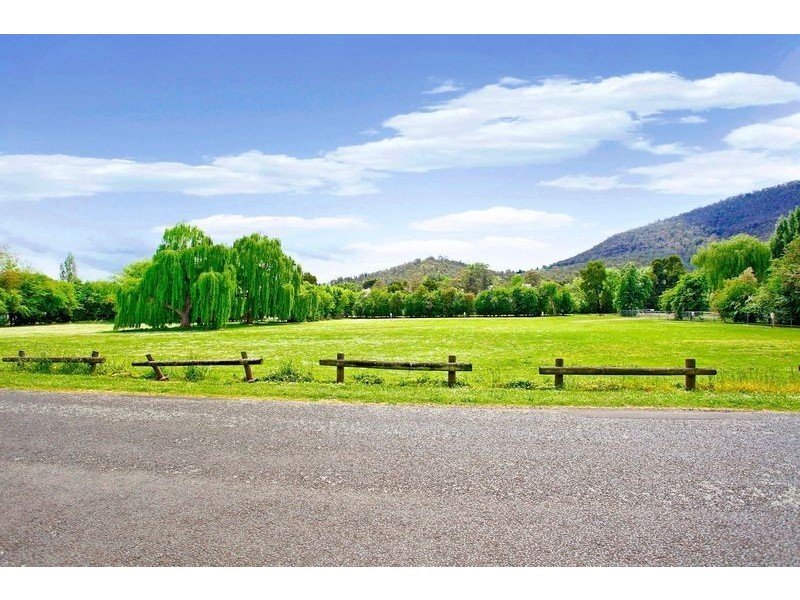 2 Pearson Street, New Norfolk TAS 7140