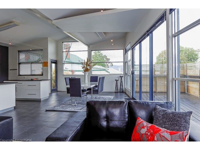 11 Bishop Street, New Town TAS 7008