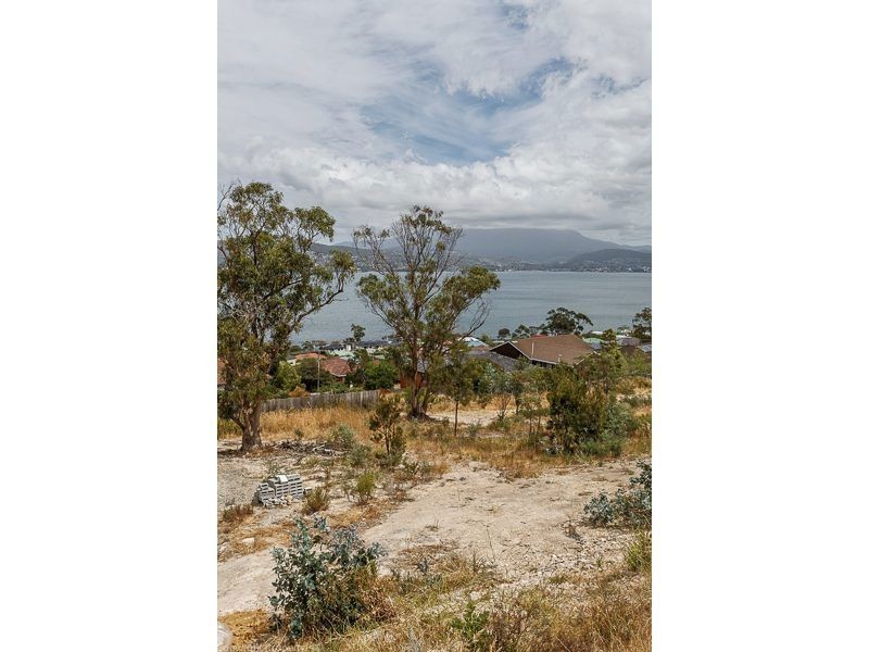 625 Oceana Drive, Howrah TAS 7018