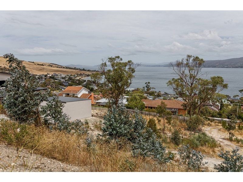 625 Oceana Drive, Howrah TAS 7018