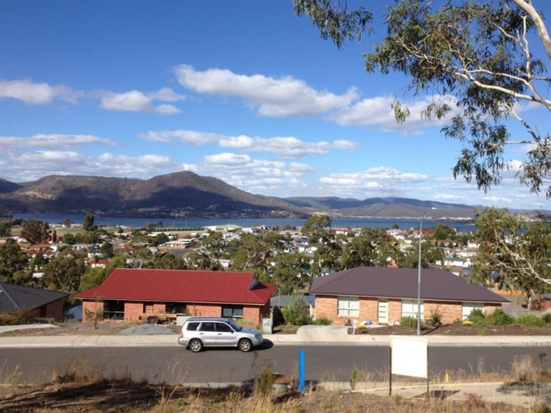 7 Cazaly Drive, Chigwell TAS 7011