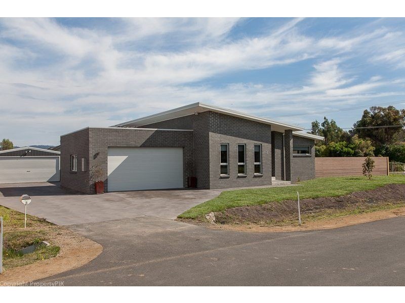 2 Coastal Drive, Seven Mile Beach TAS 7170