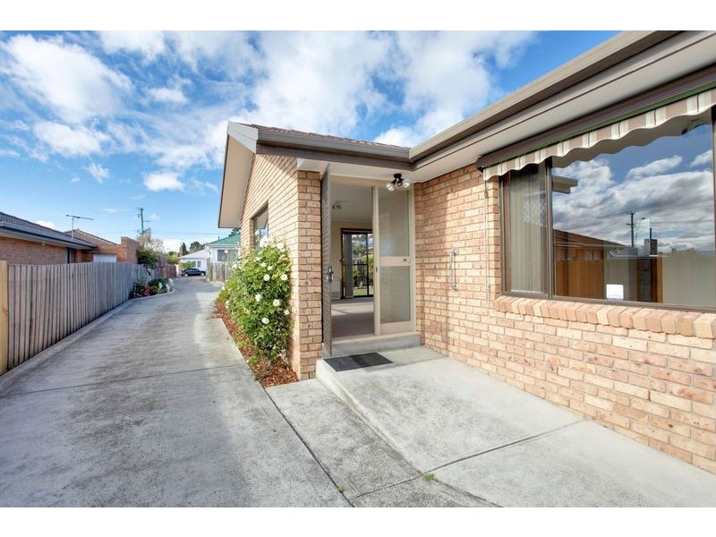 2/2 Philip Avenue, Montrose TAS 7010