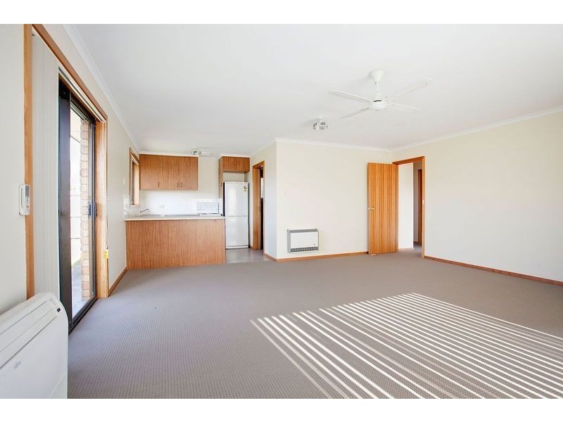 2/2 Philip Avenue, Montrose TAS 7010