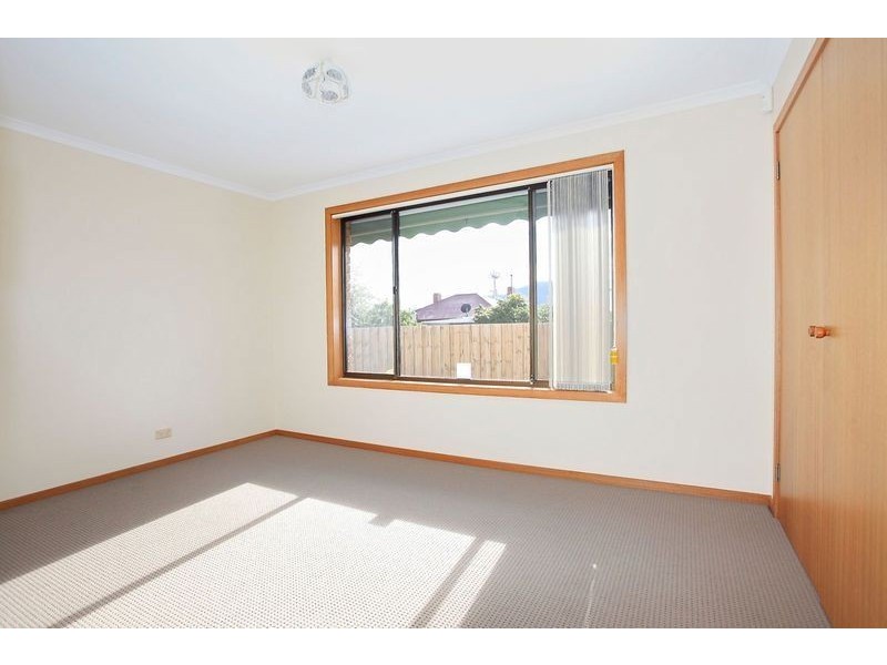 2/2 Philip Avenue, Montrose TAS 7010