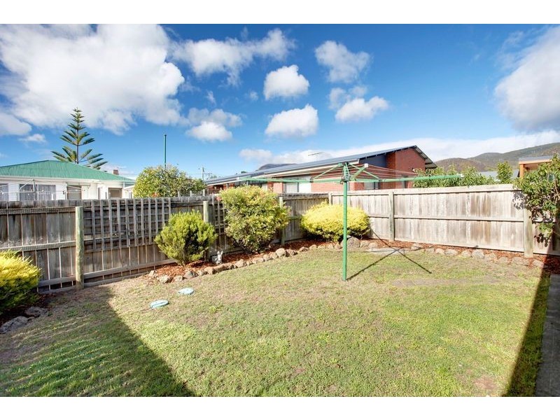 2/2 Philip Avenue, Montrose TAS 7010