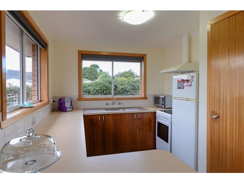 2/265 Cambridge Road, Warrane TAS 7018