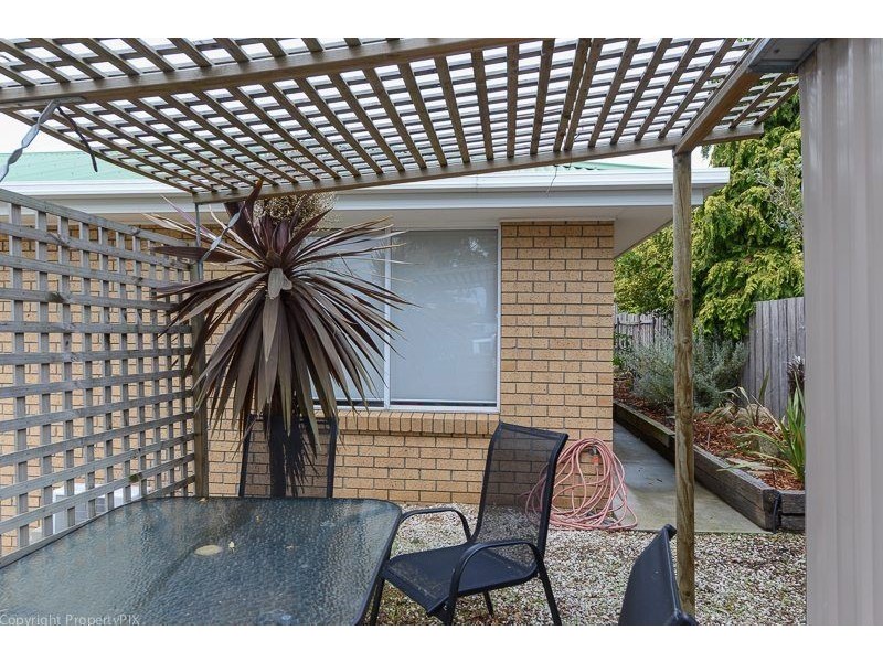 2/265 Cambridge Road, Warrane TAS 7018