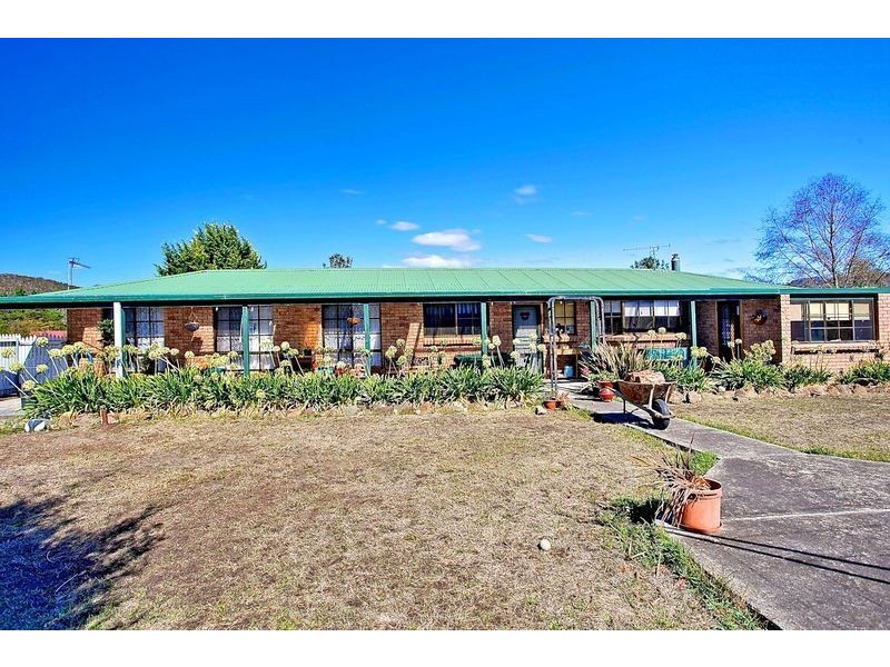 9 Oakdale Road, New Norfolk TAS 7140