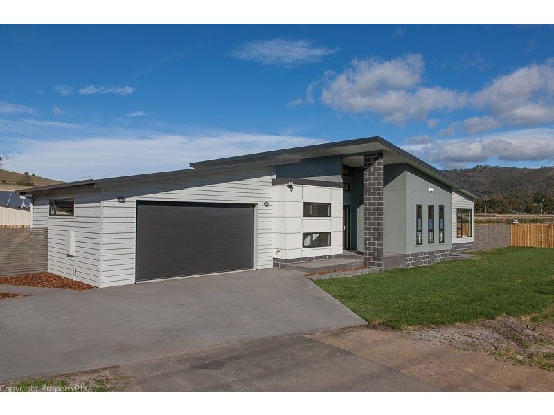 32 Seven Mile Beach Road, Seven Mile Beach TAS 7170