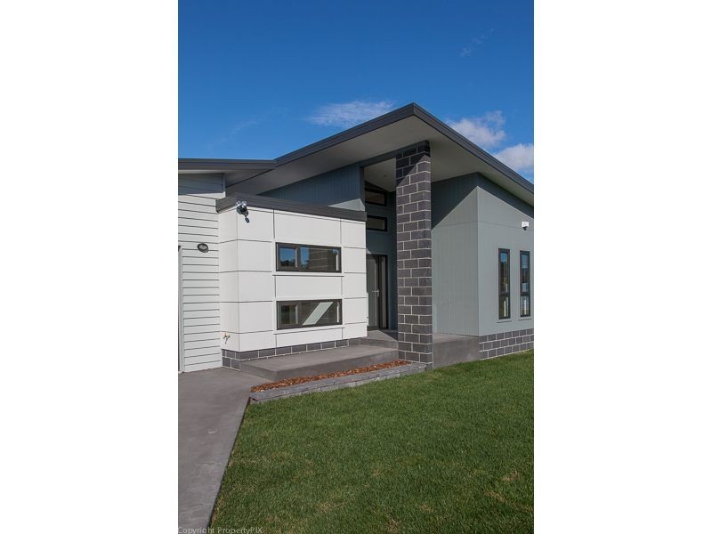 32 Seven Mile Beach Road, Seven Mile Beach TAS 7170