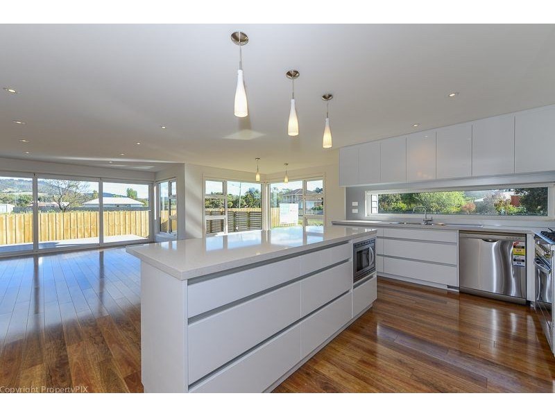 32 Seven Mile Beach Road, Seven Mile Beach TAS 7170