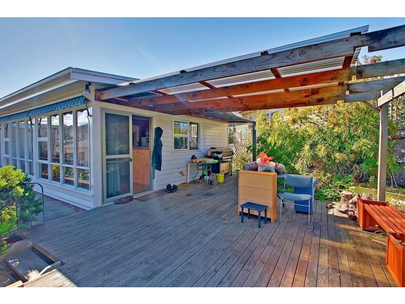 129 Augusta Road, Lenah Valley TAS 7008