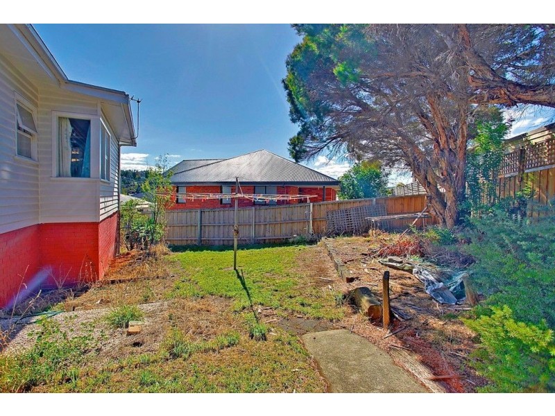 129 Augusta Road, Lenah Valley TAS 7008