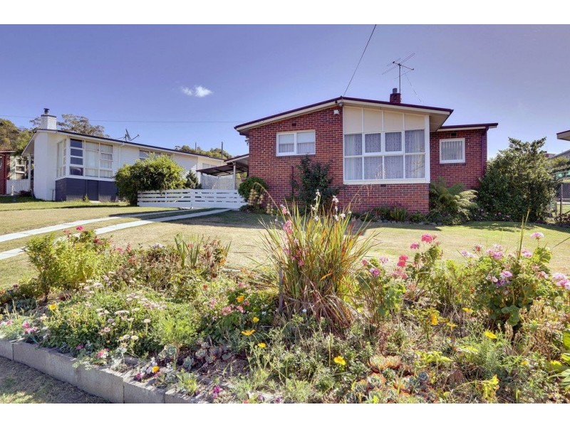 2 Kogarah Avenue, Berriedale TAS 7011