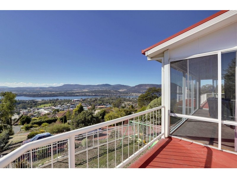 13 Newitt Drive, Austins Ferry TAS 7011