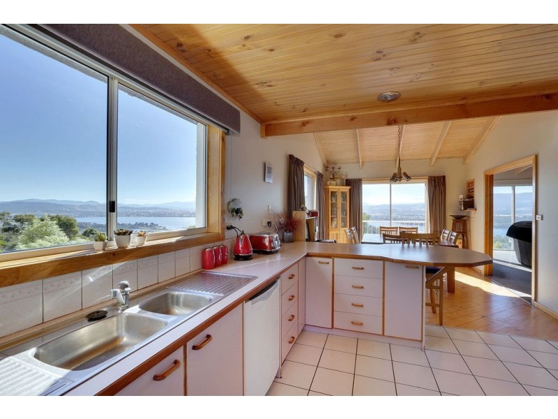 13 Newitt Drive, Austins Ferry TAS 7011