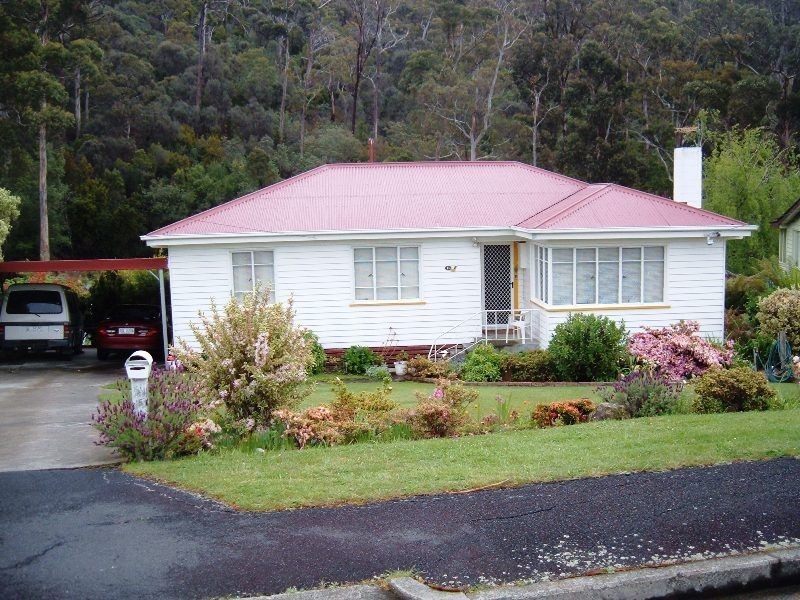 11 Apanie Crescent, Chigwell TAS 7011