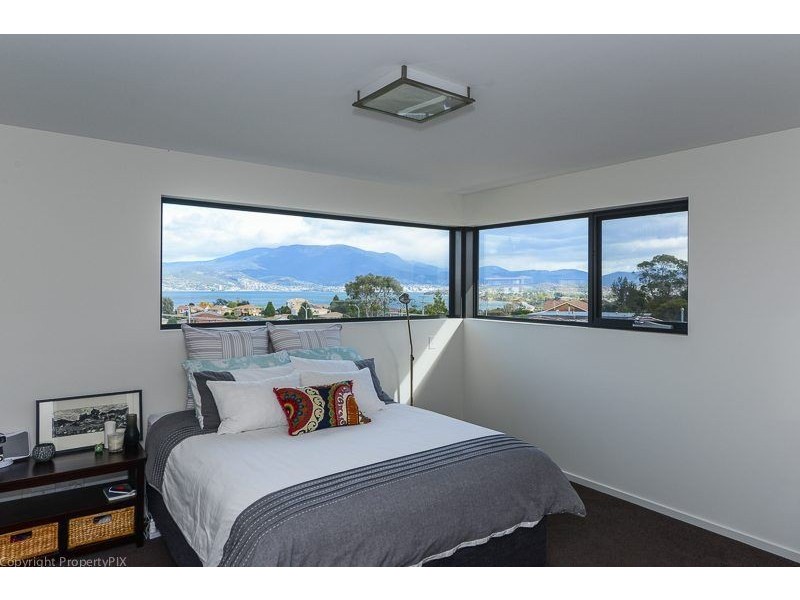 2/11 Tennent Court, Howrah TAS 7018