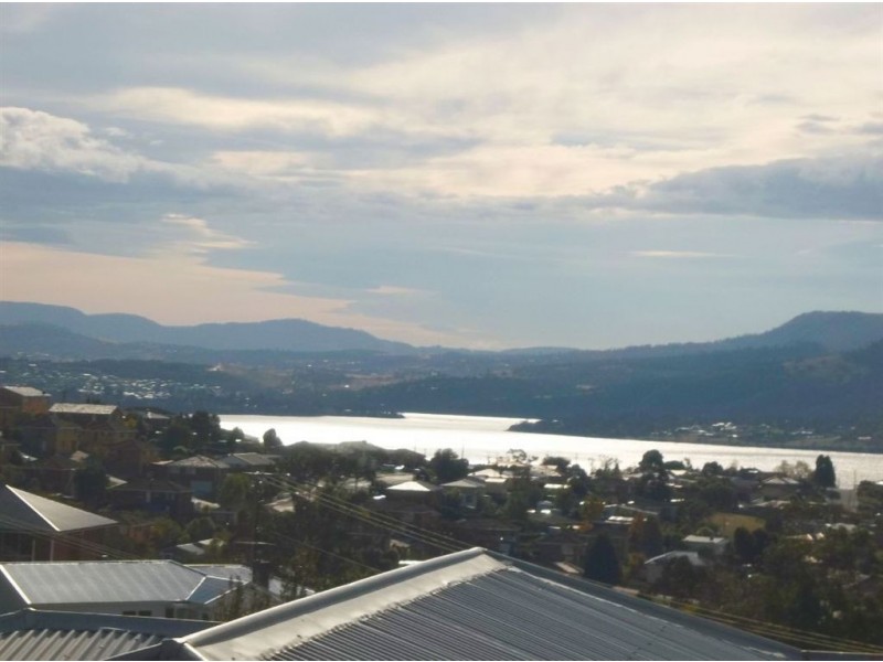 8 Elliott Road, Glenorchy TAS 7010