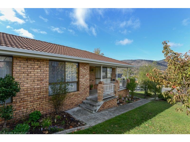 28 Clives Avenue, Old Beach TAS 7017