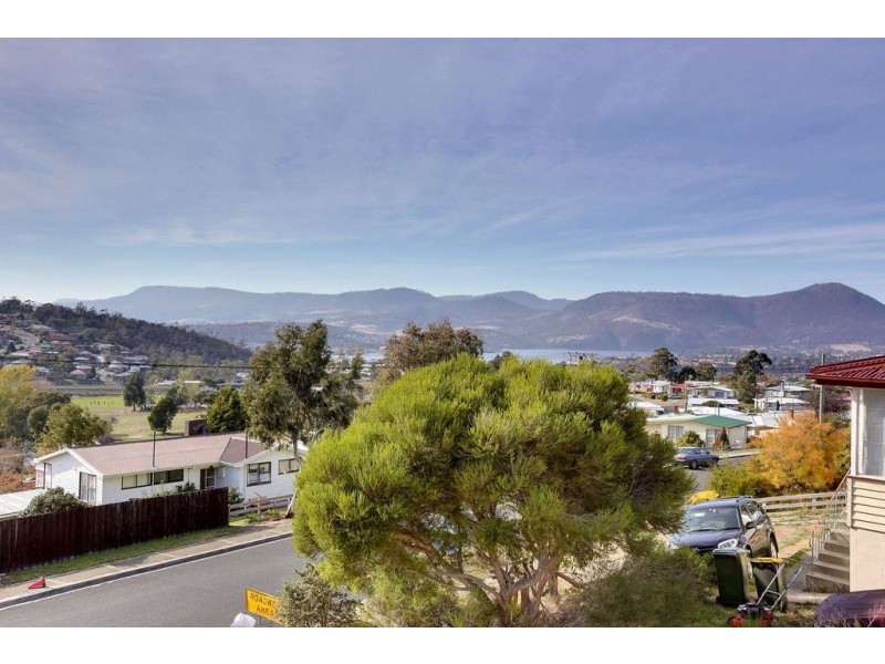 15 Bradfield Street, Claremont TAS 7011