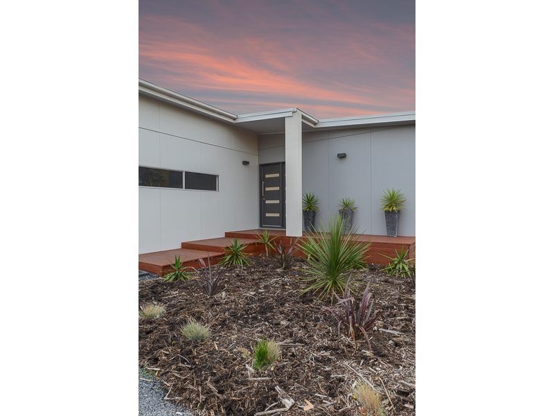 125 Seven Mile Beach Road, Seven Mile Beach TAS 7170
