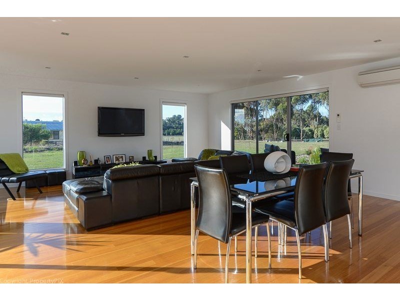 125 Seven Mile Beach Road, Seven Mile Beach TAS 7170