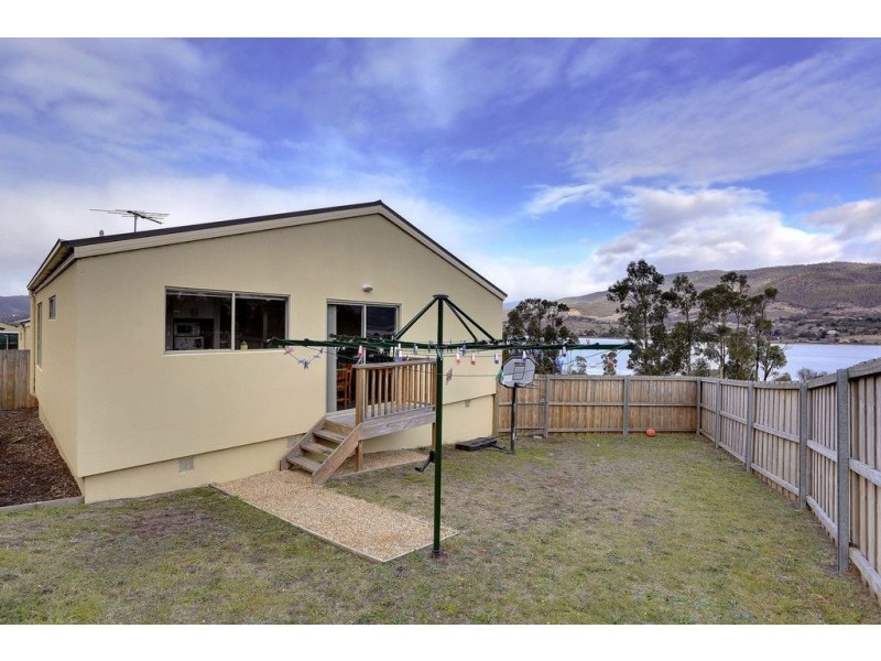1+2/6 Barton Crescent, Bridgewater TAS 7030