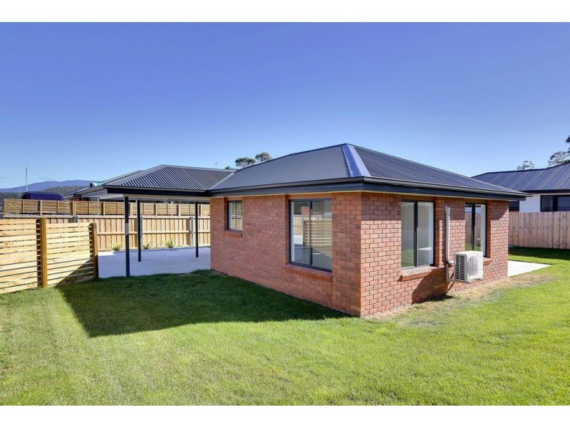 2/49 Mariah Crescent, Oakdowns TAS 7019
