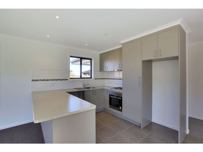 2/49 Mariah Crescent, Oakdowns TAS 7019