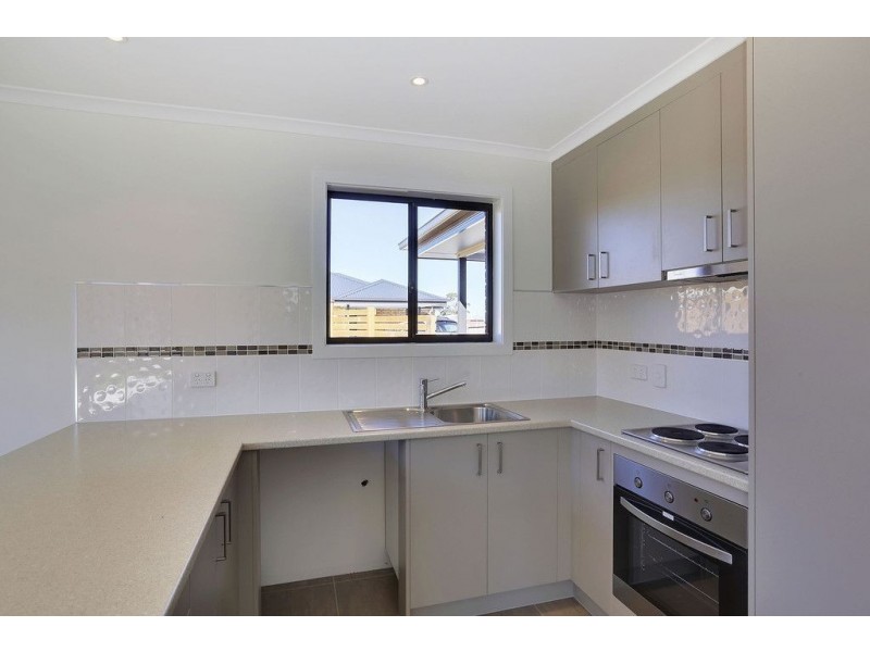 2/49 Mariah Crescent, Oakdowns TAS 7019