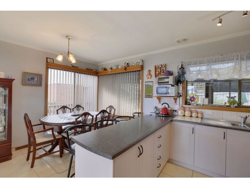 41 Malunna Road, Lindisfarne TAS 7015