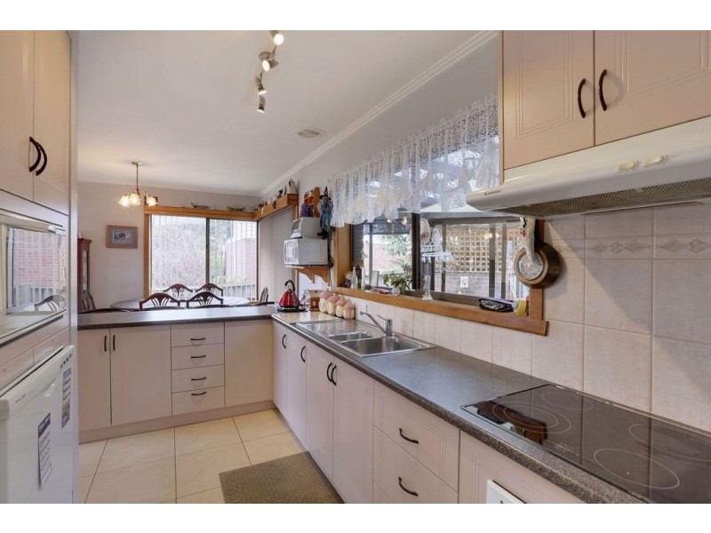 41 Malunna Road, Lindisfarne TAS 7015