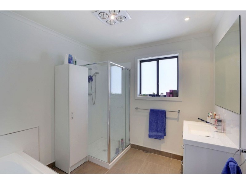 1/49 Mariah Crescent, Oakdowns TAS 7019