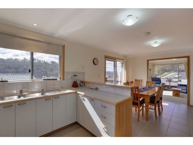 16 Jasanda Drive, Montrose TAS 7010
