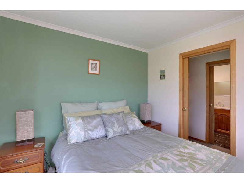 16 Jasanda Drive, Montrose TAS 7010