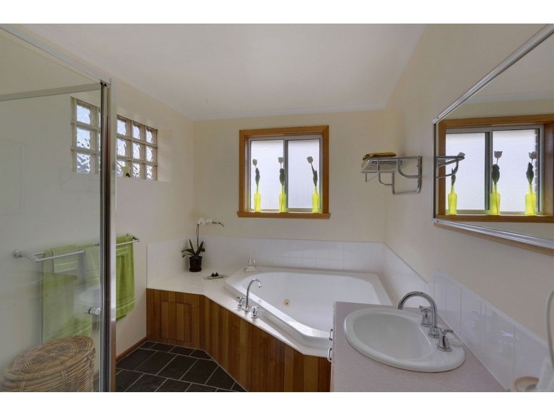 16 Jasanda Drive, Montrose TAS 7010