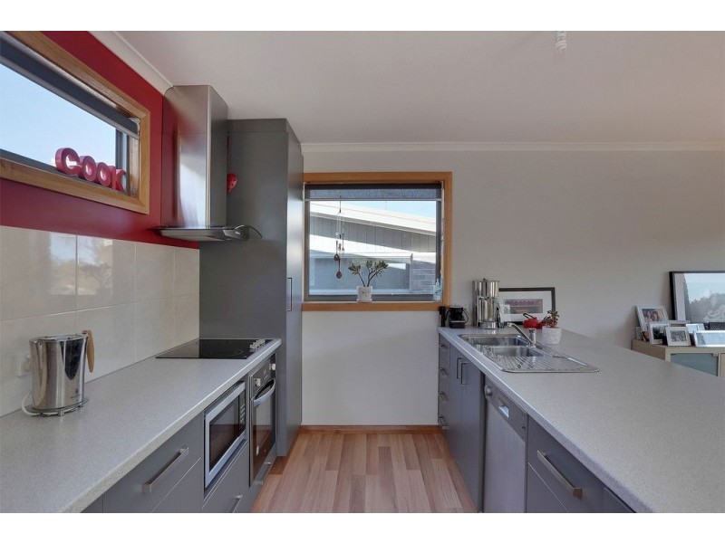 2/21 Bellemont Court, Geilston Bay TAS 7015