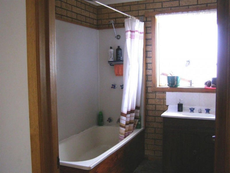 19 Tenth Avenue, Dodges Ferry TAS 7173
