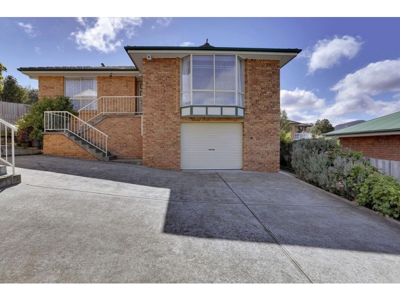 2/10 Chardonnay Drive, Berriedale TAS 7011