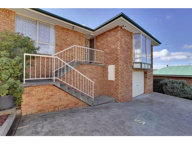 2/10 Chardonnay Drive, Berriedale TAS 7011