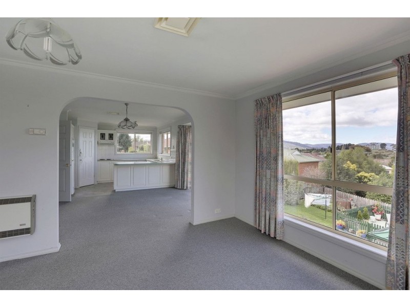 2/10 Chardonnay Drive, Berriedale TAS 7011