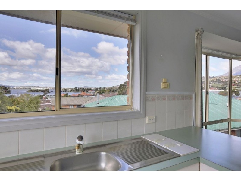 2/10 Chardonnay Drive, Berriedale TAS 7011