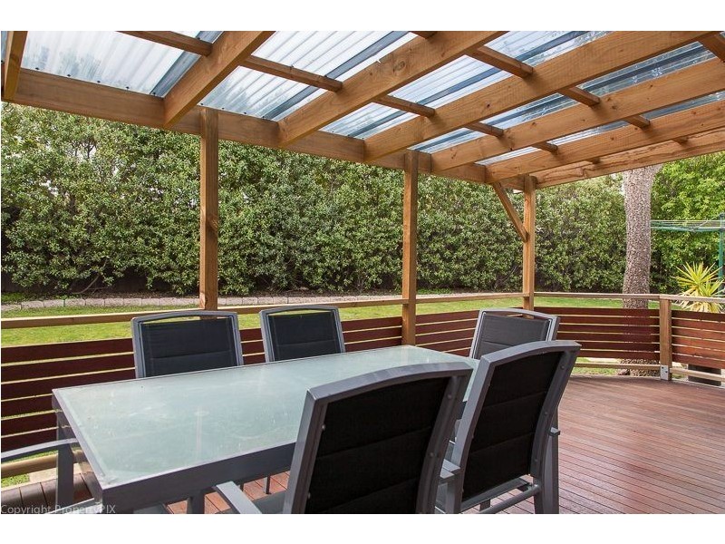 5 Corinna Road, Lindisfarne TAS 7015