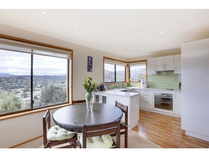 2/2 Dawson Court, Mornington TAS 7018