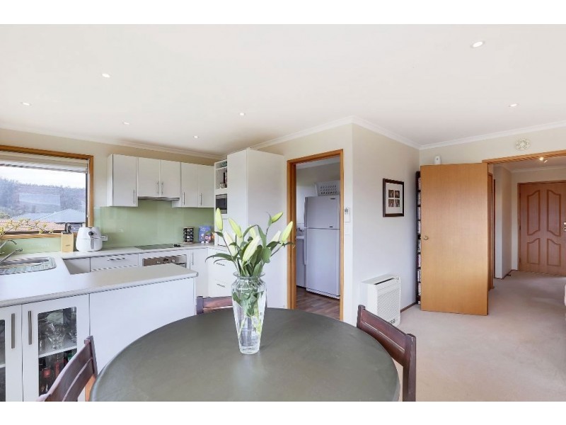 2/2 Dawson Court, Mornington TAS 7018