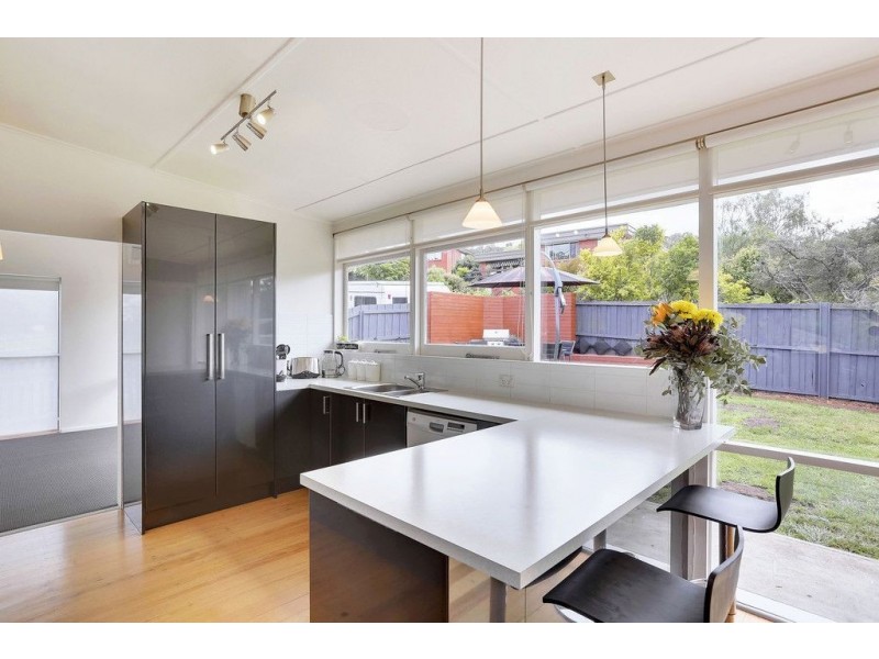 16 Clinton Road, Geilston Bay TAS 7015