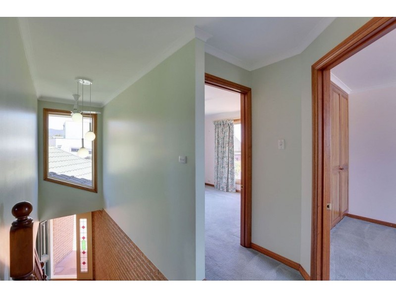 1/5 Benjamin Court, Lenah Valley TAS 7008